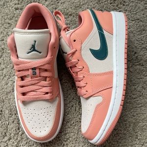 Womens Air Jordan 1 Low Madder Root Size 6.5